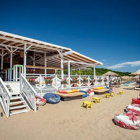 Üdülőközpont Saint Thomas Village 5*